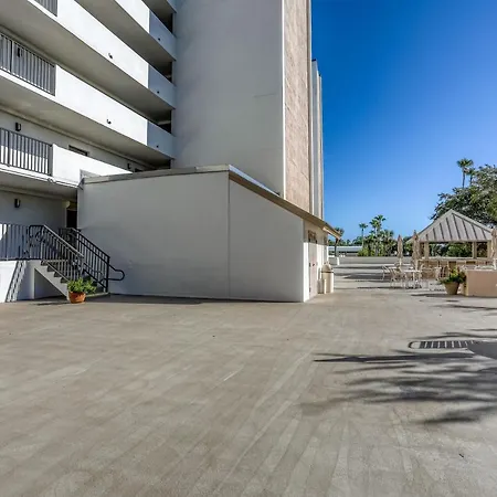 Landmark Towers 203
